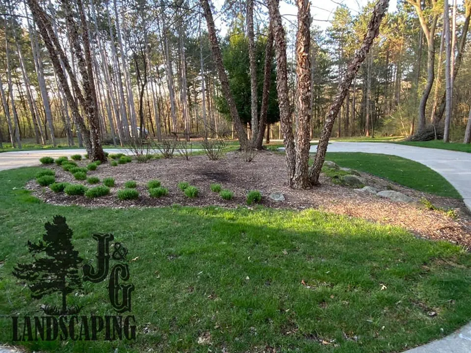 Affordable garden landscaping experts serving Rockford, IL - J & G Landscaping