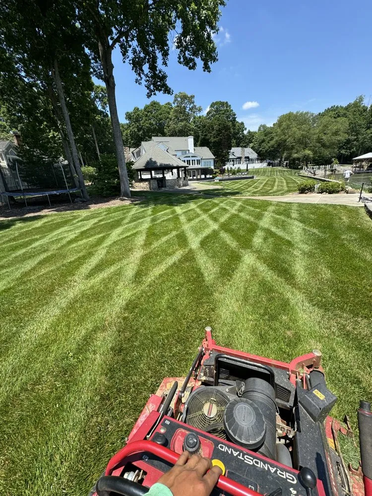 Reliable yard maintenance experts serving Huntersville, NC - J & G Lawn Systems