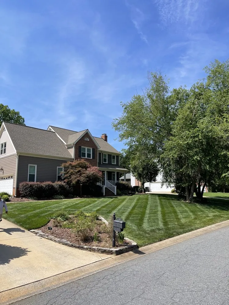 Professional lawn care service in Huntersville, NC - J & G Lawn Systems