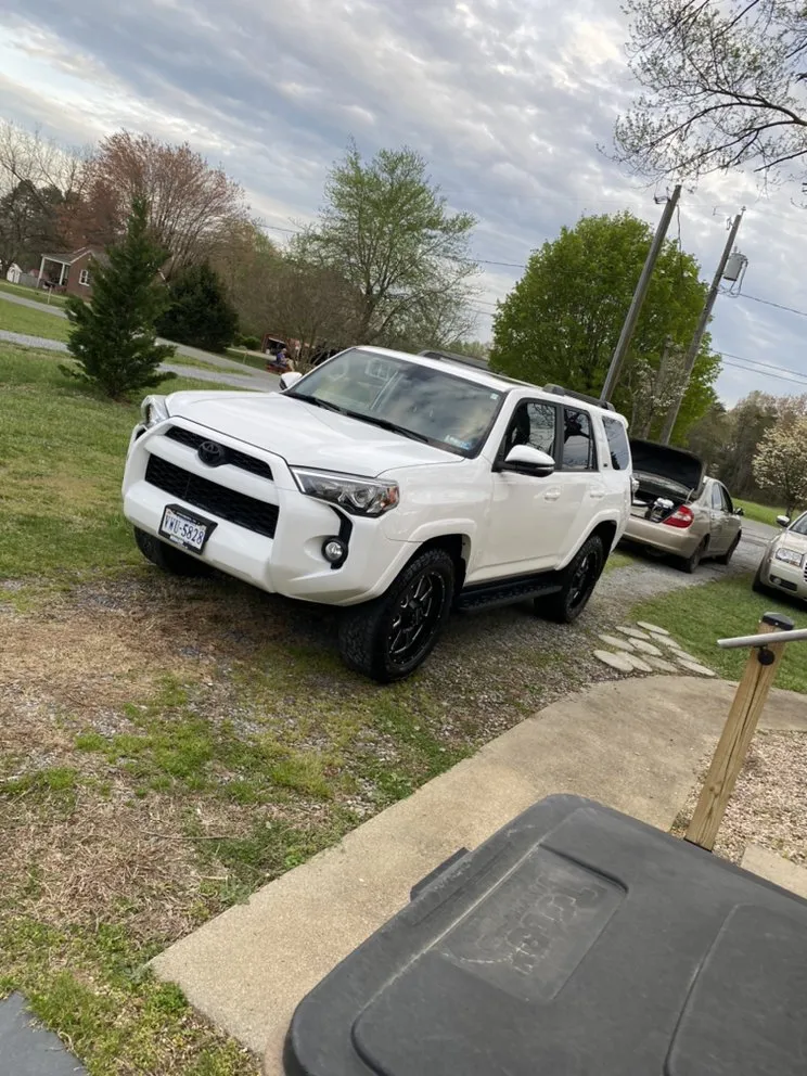 Top-rated yard cleanup service for outdoor upgrades across Gretna, VA - J & J Do It All