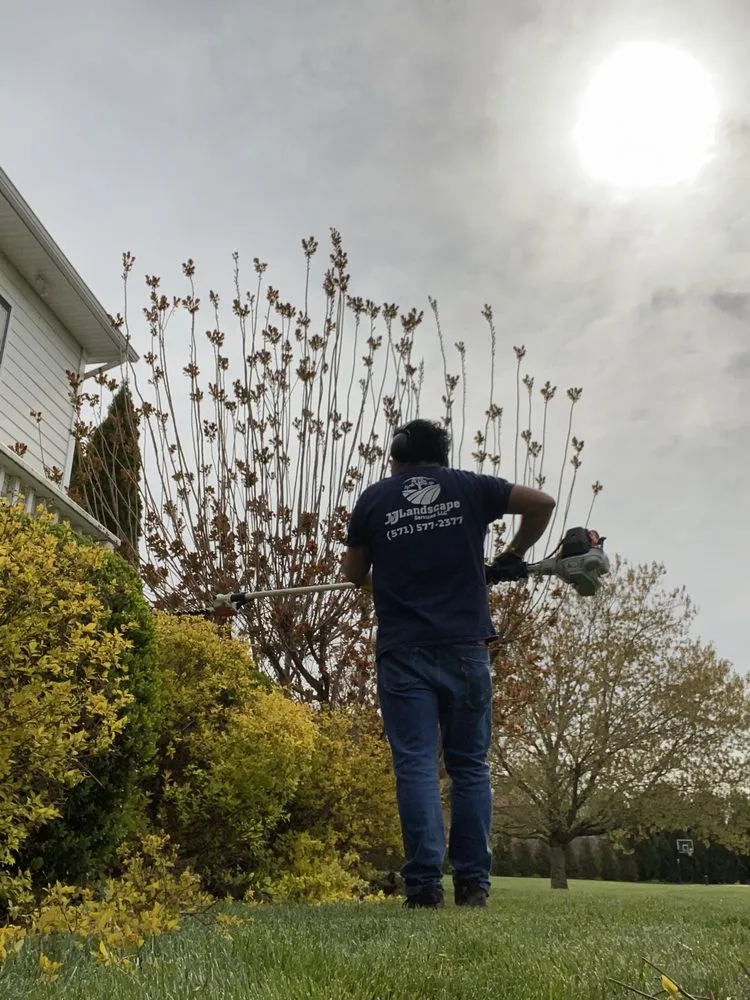Trusted landscaping services experts serving Ashburn, VA - J & J Landscape Services