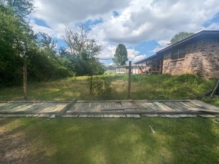 Expert garden landscaping experts serving Brandon, MS - J & J Landscaping & Repairs