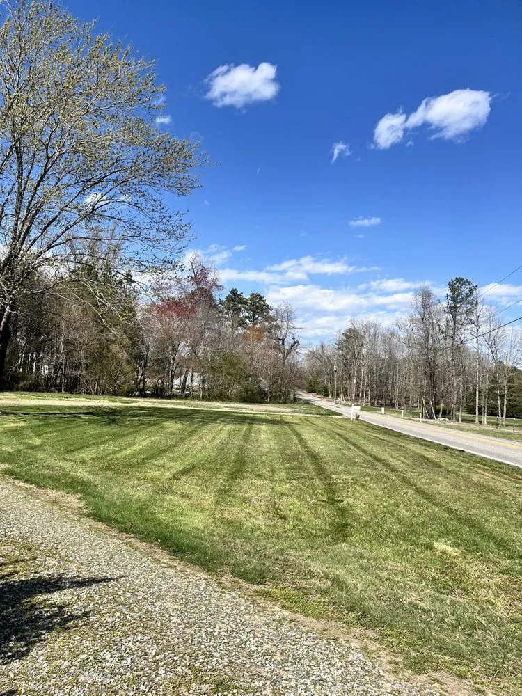 Custom yard maintenance in Chesterfield, VA - J & J Landscaping