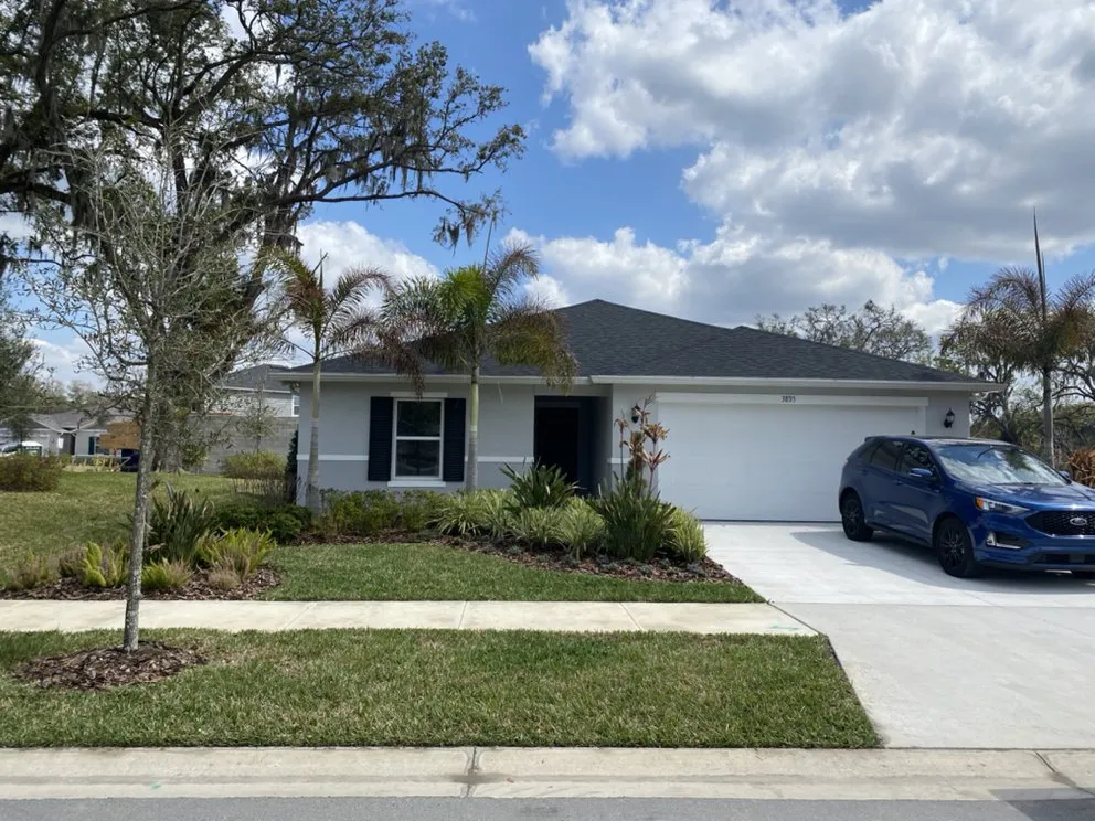 Local yard cleanup service in Brandon, FL - J & J lawncare