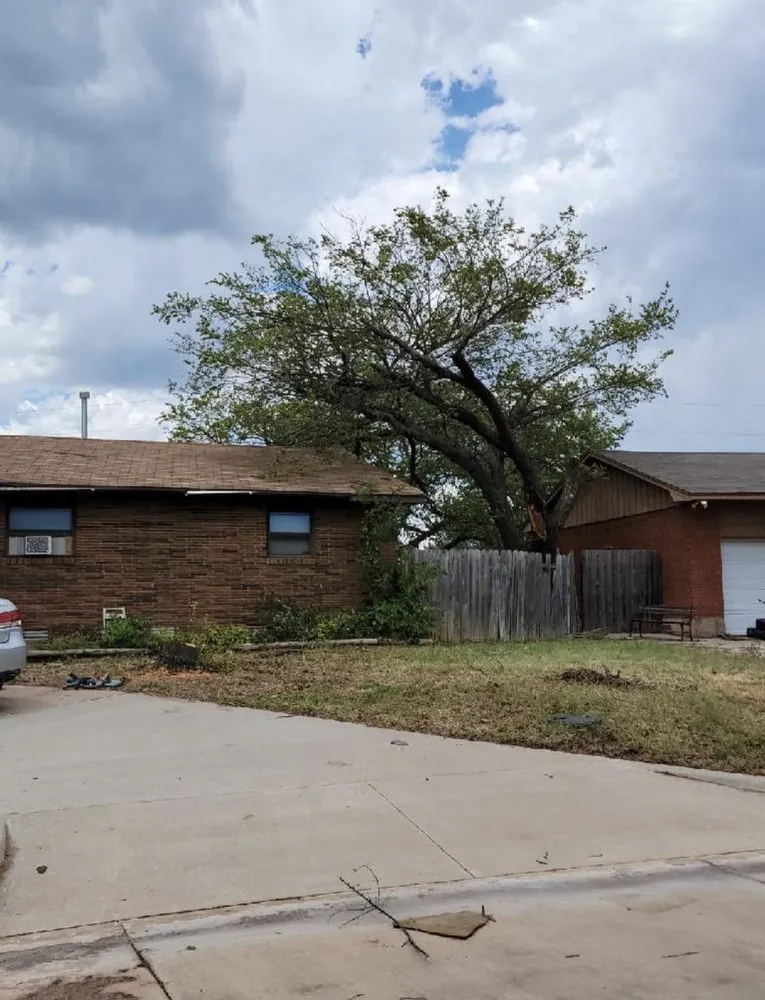 Professional yard cleanup service in Lawton, OK - J & Jays Lawns