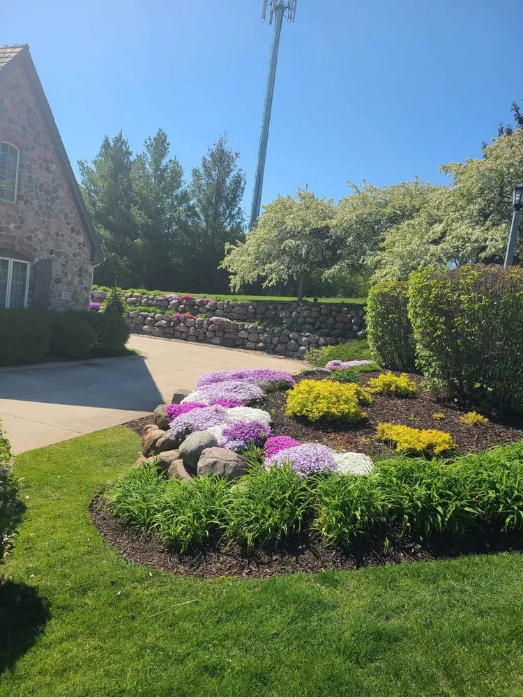 Professional garden landscaping experts serving Sharon, WI - J & L 4 Seasons