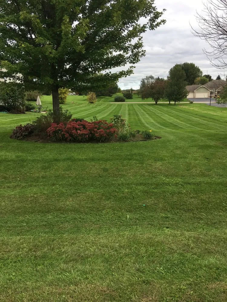 Top-rated yard maintenance in Sharon, WI by J & L 4 Seasons