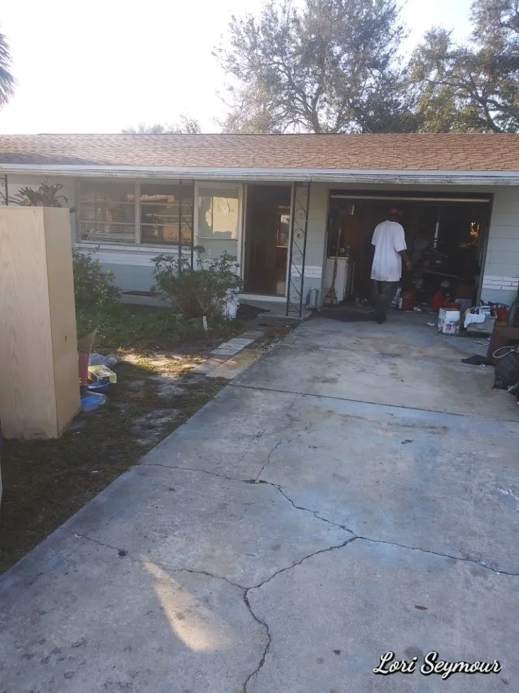 Local yard cleanup service in Tampa, FL by J & L Handyman Services