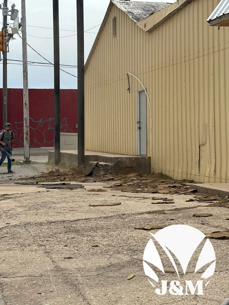 Custom yard cleanup service experts serving Oklahoma City, OK - J & M Landscaping