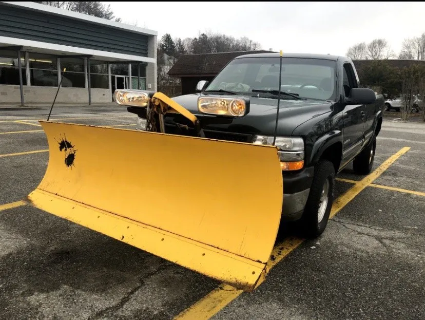 Local yard maintenance in Woonsocket, RI - J & M Lawn Care/ Painting