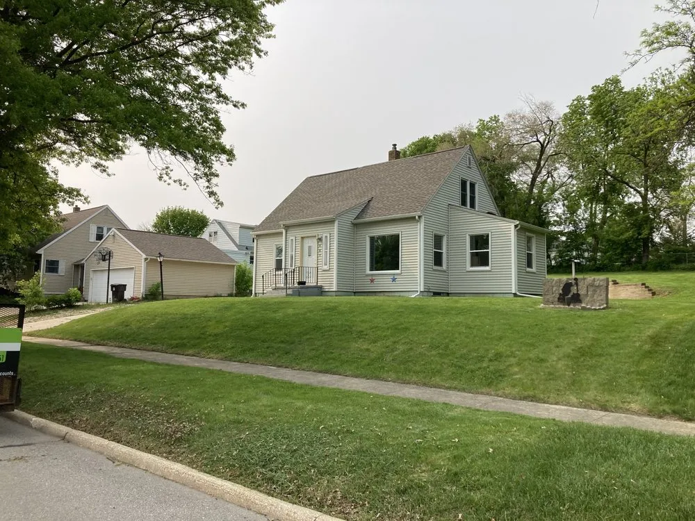 Custom lawn care service experts serving Waterloo, IA - J & M Property Maintenance