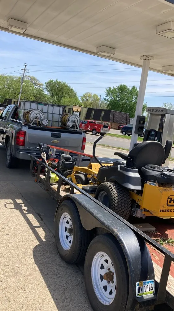 Local residential landscaping experts serving Waterloo, IA - J & M Property Maintenance