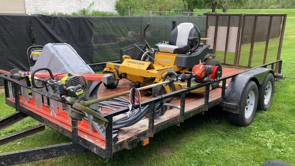 Affordable yard maintenance in Waterloo, IA - J & M Property Maintenance