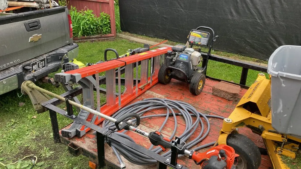 Affordable yard cleanup service in Waterloo, IA by J & M Property Maintenance