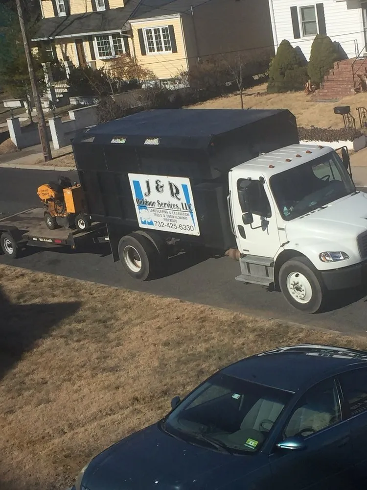 Professional yard maintenance in Old Bridge, NJ - J & R Outdoor Services