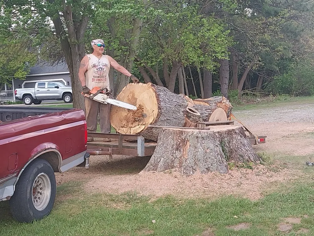 Reliable lawn mowing service experts serving Liberty Township, OH - J & R Tree Service