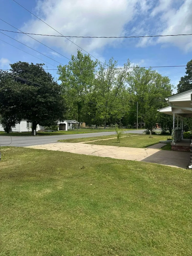 Affordable lawn care service in Pocahontas, AR - J & S lawn care