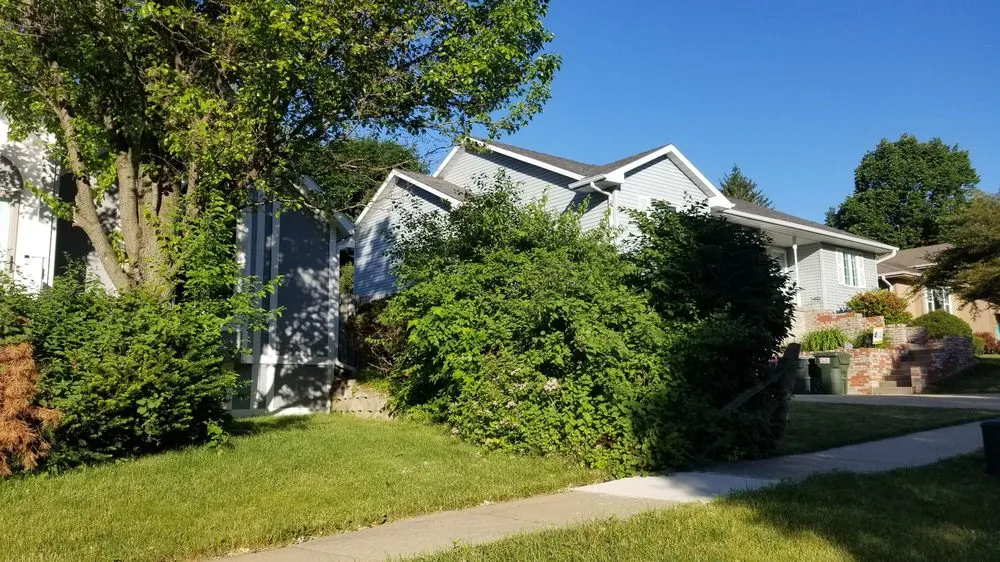 Trusted outdoor landscaping in Sioux City, IA - J & V Landscaping & Housekeeping