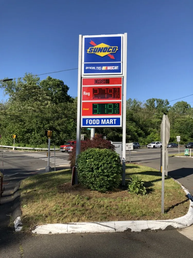 Local yard maintenance near you in Wallingford, CT by J and H Landscaping Ct