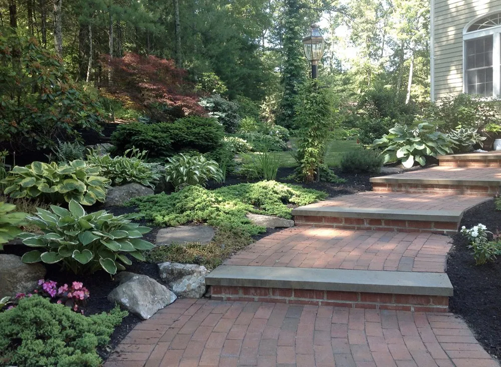 Professional garden landscaping in North Reading, MA by J and R Fine Landscaping