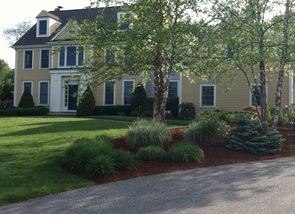 Affordable yard cleanup service experts serving North Reading, MA - J and R Fine Landscaping