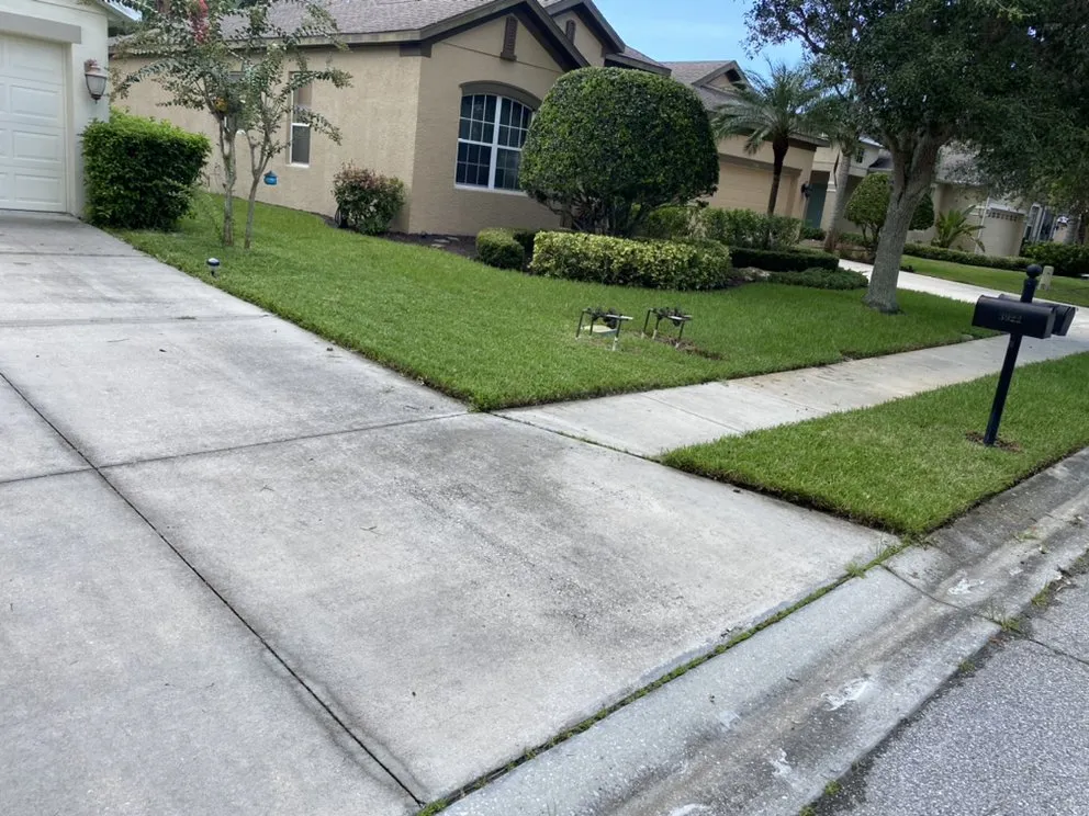 Local garden landscaping in Palmetto, FL by J Brown’s Lawn Service
