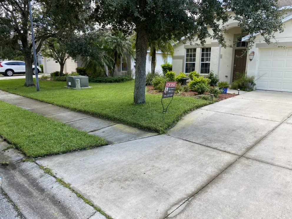 Local landscaping services in Palmetto, FL by J Brown’s Lawn Service