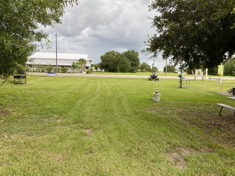 Professional landscaping services experts serving Palmetto, FL - J Brown’s Lawn Service