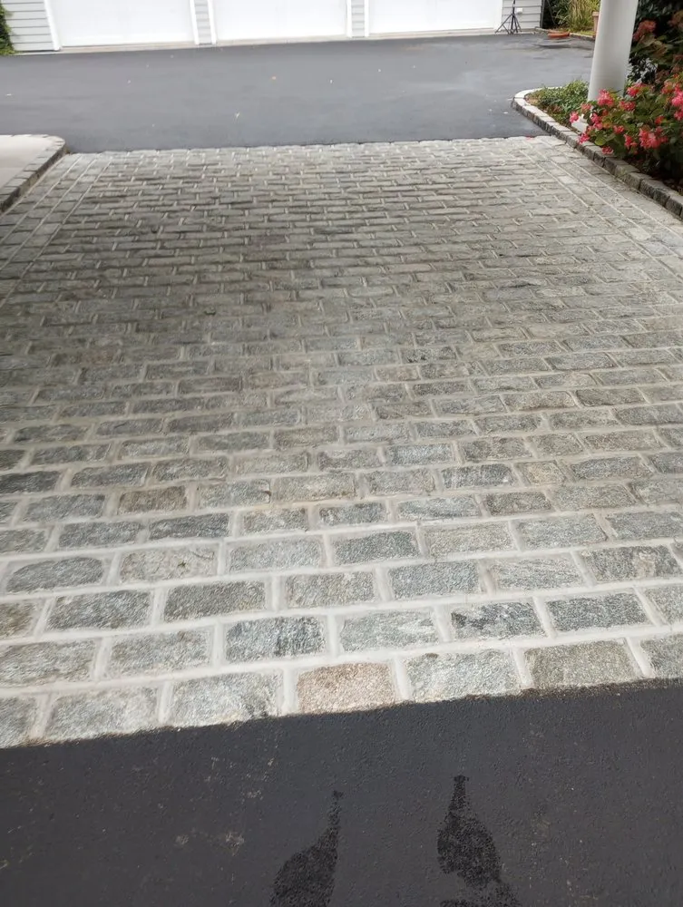 Expert outdoor landscaping experts serving Mineola, NY - J D Hernandez Landscaping Designing & Planting