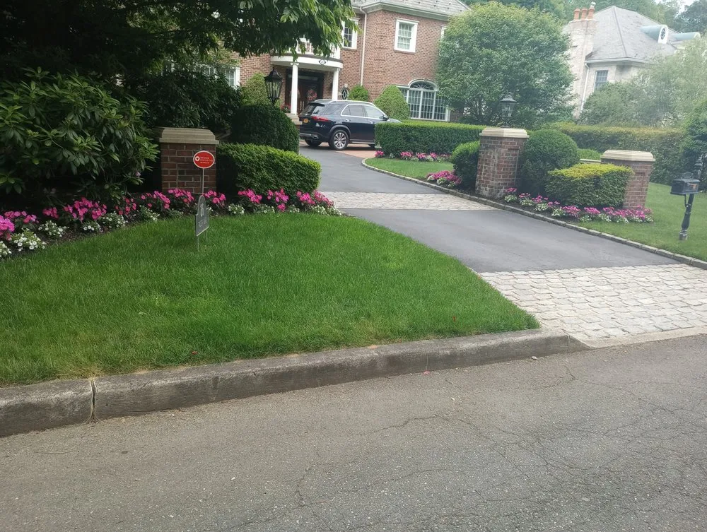 Custom yard maintenance in Mineola, NY - J D Hernandez Landscaping Designing & Planting