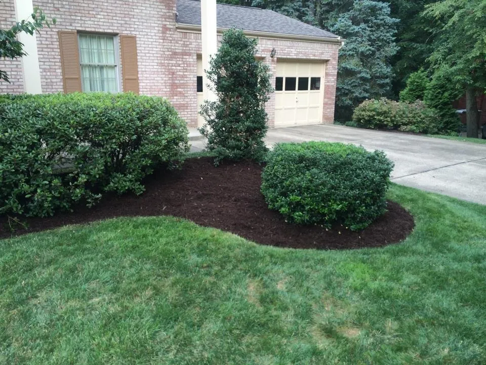 Professional garden landscaping in Eighty Four, PA by J E Bandi Lawn & Landscaping