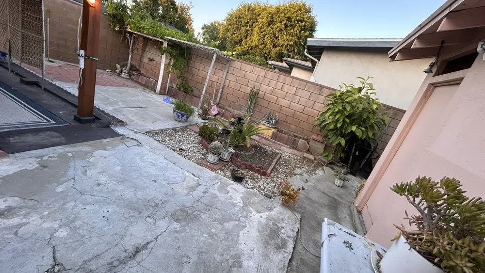 Custom yard cleanup service experts serving Azusa, CA - J Eduardo Coc