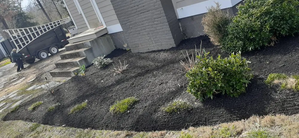 Custom yard maintenance experts serving Richmond, VA - J G Landscaping Service