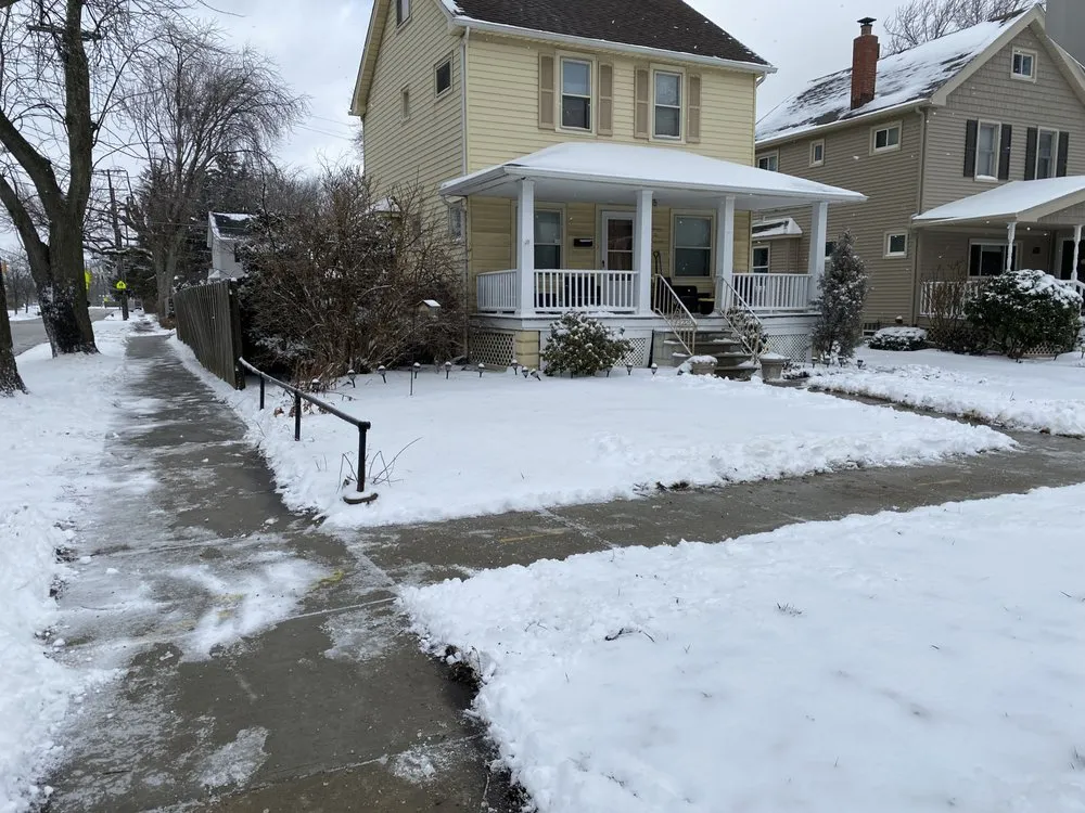 Professional yard maintenance in Cleveland, OH by J G Supremelandscaping