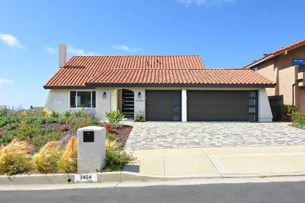 Professional yard maintenance in Hermosa Beach, CA by J Goldman Landscaping