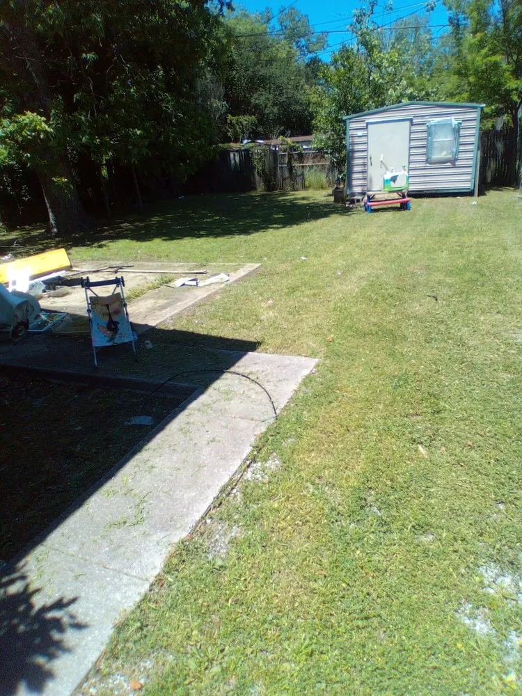 Local yard cleanup service for year-round maintenance across Gadsden, AL - J H Lawn Service