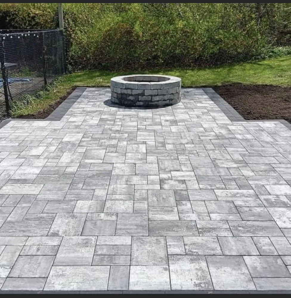 Local lawn care service in Johnston, RI - J hernandez Landscaping LLC