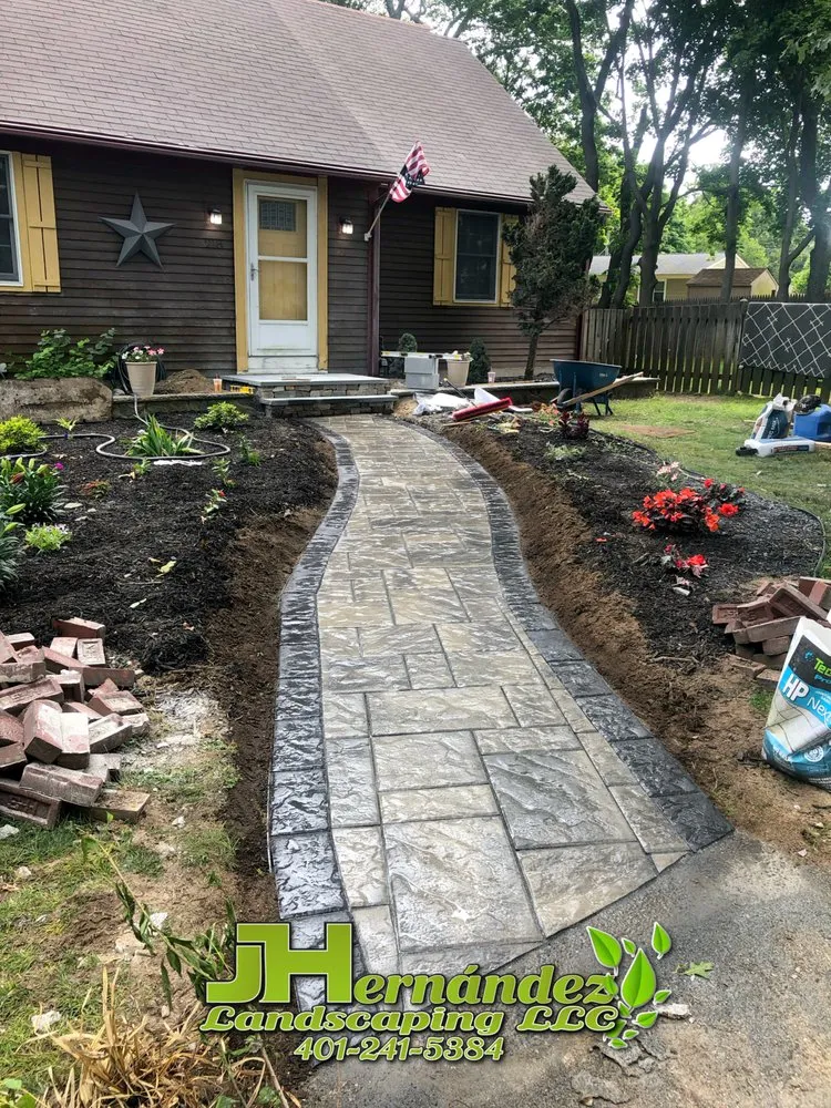 Reliable yard maintenance experts serving Johnston, RI - J hernandez Landscaping LLC