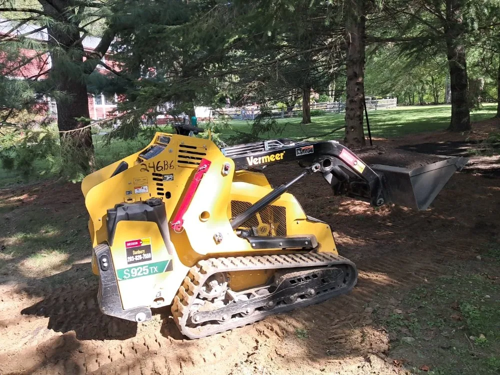 Affordable outdoor landscaping for year-round maintenance in Danbury, CT by J J Construcción