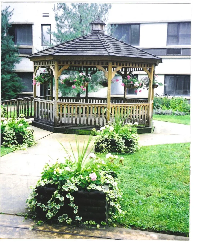 Reliable yard maintenance experts serving Folsom, PA - J. Jansen Landscaping