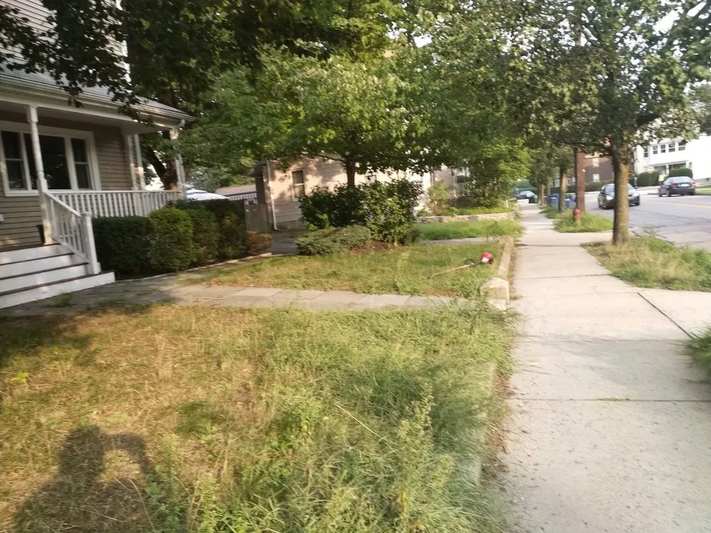 Professional lawn mowing service in Waltham, MA - J Luna Landscaping Service