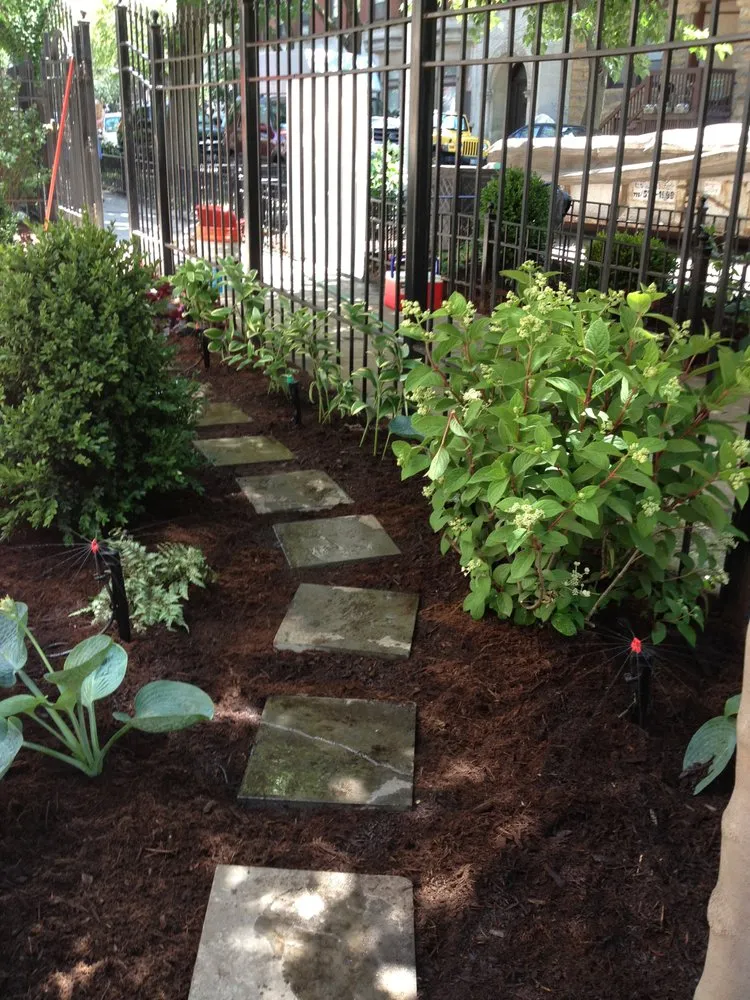 Top-rated lawn care service experts serving Chicago, IL - J Lyn's Garden and Design