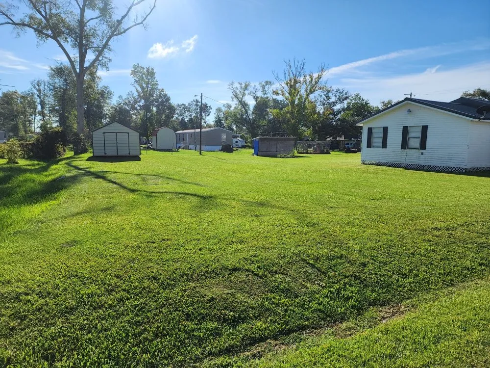 Professional garden landscaping experts serving Starks, LA - J 'N' L Lawn Care