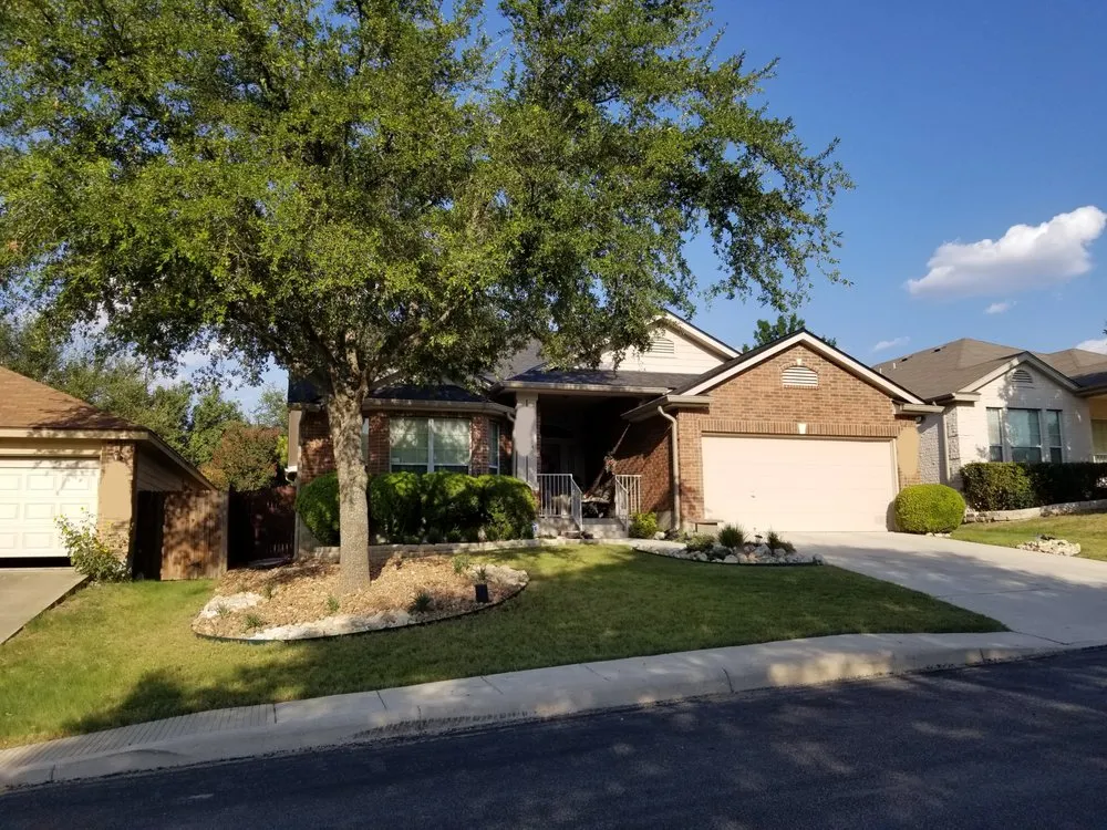 Custom outdoor landscaping in San Antonio, TX - J. Ponce and Son Landscaping