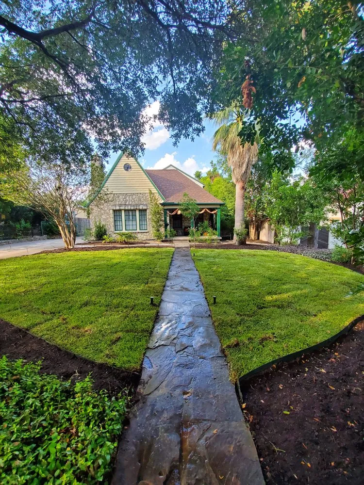 Professional garden landscaping in San Antonio, TX - J. Ponce and Son Landscaping