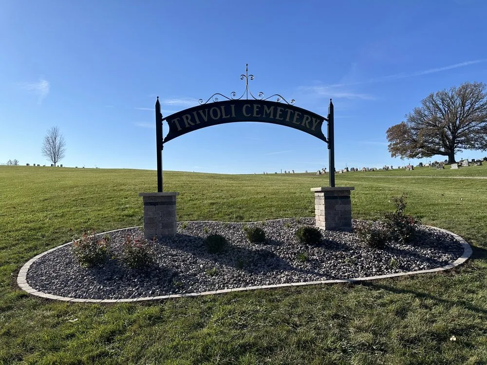 Local yard cleanup service experts serving Germantown Hills, IL - J Reeser Landscaping & Design