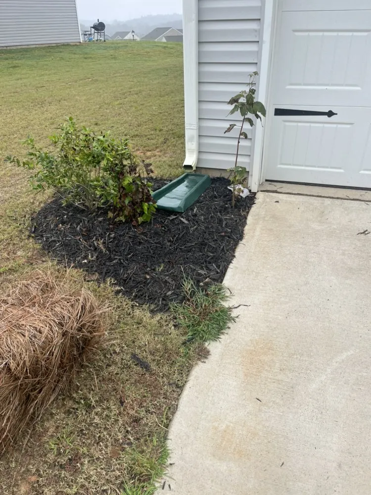 Top-rated yard maintenance for beautiful yards in Lincolnton, NC by J Scapes