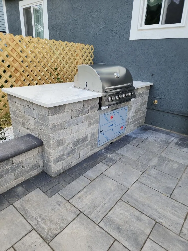 Expert lawn mowing service experts serving Columbus, OH - J Stone Paving