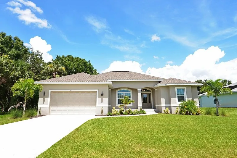 Top-rated yard cleanup service with custom design in Port Charlotte, FL by J-Ten