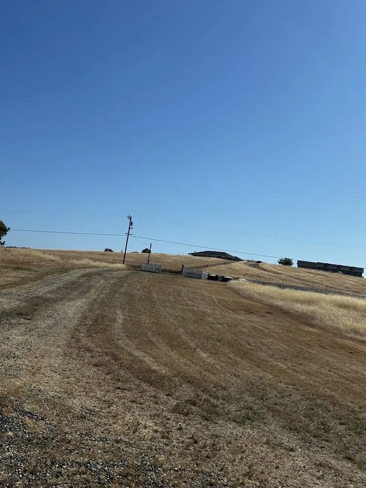 Professional landscaping services experts serving Lincoln, CA - J Velasco Landscaping